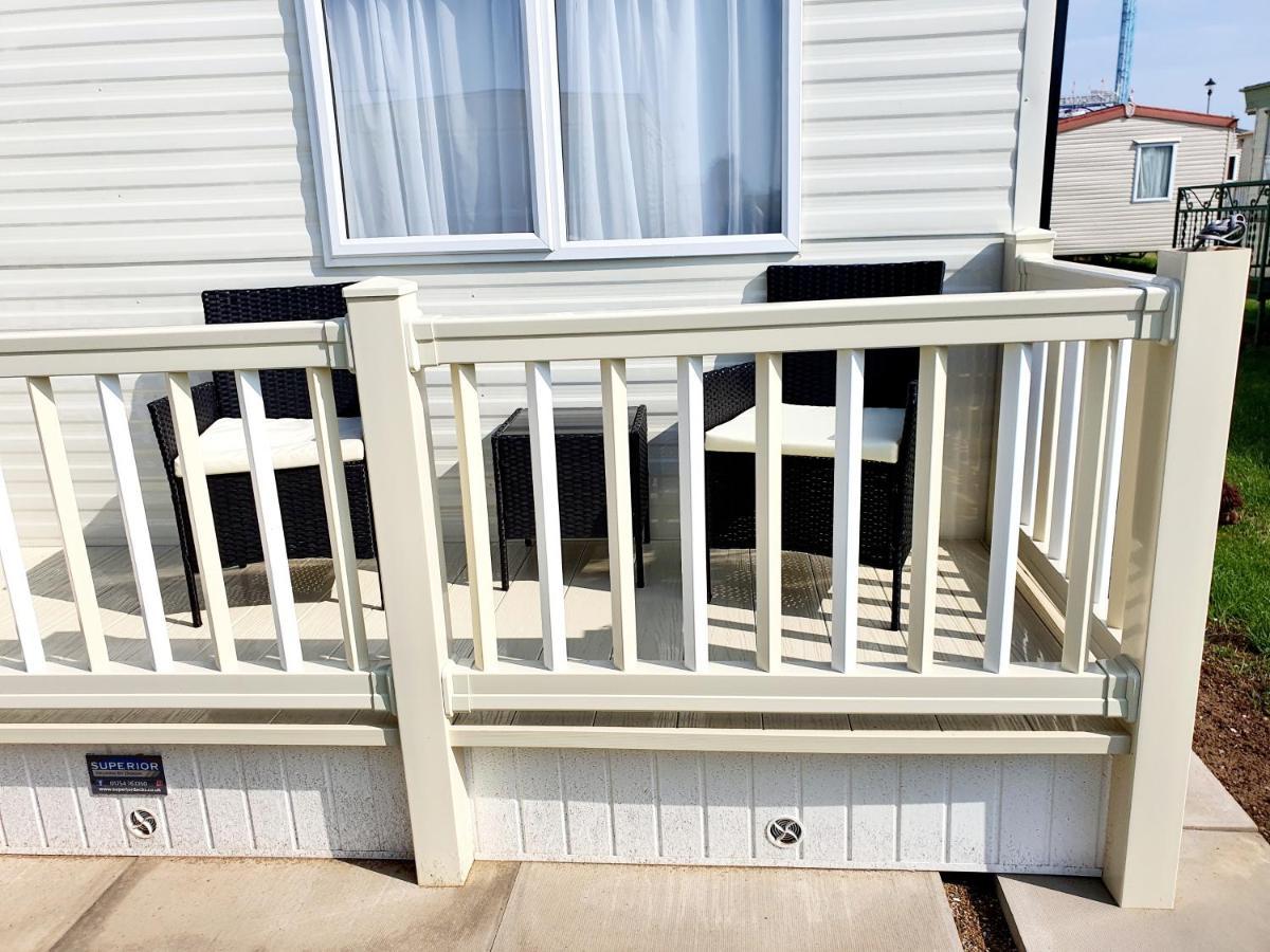 Premium Accommodation With Luxury Hot-Tub And Decking Area, Near Fantasy Island Инголдмелс Экстерьер фото