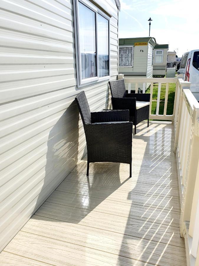 Premium Accommodation With Luxury Hot-Tub And Decking Area, Near Fantasy Island Инголдмелс Экстерьер фото